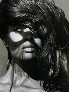 italia_vogue_april_1990_21.thumb.jpg.a272052a13b76fae720366f817a6aa6f.jpg
