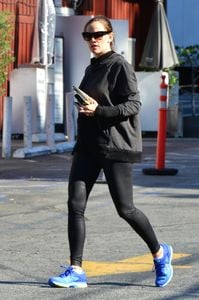 jennifer-garner-out-in-santa-monica-06-13-2017-1.jpg