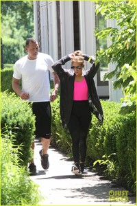 jennifer-lopez-alex-rodriguez-head-to-the-hamptons-05.jpg