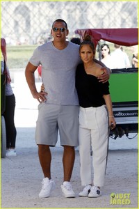 jennifer-lopez-alex-rodriguez-ice-cream-20.jpg