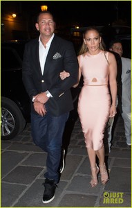 jennifer-lopez-alex-rodriguez-pda-paris-02.jpg