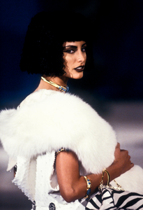 john-galliano-fw-1997-2.thumb.png.19c7191c983961eaac395fe2b36bccde.png