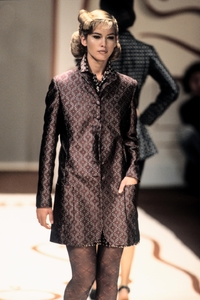 junko-shimada-fw-1995-2_phixr.thumb.jpg.f7cf98984b14ae9b9f84ba8cfe8903a8.jpg