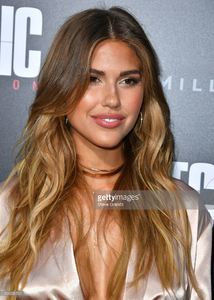 kara-del-toro-arrives-at-the-premiere-of-summit-entertainments-at-picture-id594356722.jpg