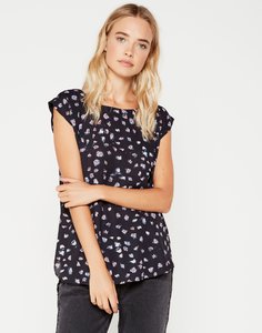 karrie-high-low-blouse-print-front-bs23875wwd.jpg