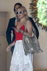 kate-hudson-montage-beverly-hills-hotel-06-26-2017-1.jpg