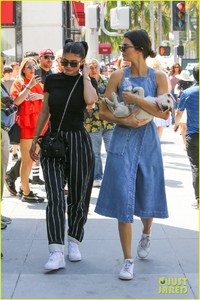 kendall-kylie-jenner-spend-fathers-day-at-car-show-with-caitlyn-02.jpg