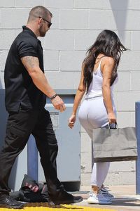 kim-kardashian-street-style-at-the-studio-in-la-06-16-2017-7.jpg