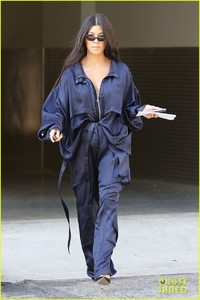 kourtney-kardashian-art-class-mason-01.jpg