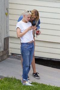 kristen-steart-and-stella-maxwell-out-in-new-orleans-05-29-2017_12.jpg