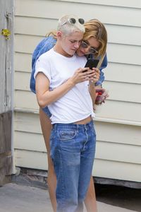 kristen-steart-and-stella-maxwell-out-in-new-orleans-05-29-2017_13.jpg