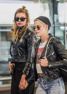 kristen-stewart-and-stella-maxwell-at-cdg-airport-in-paris-06-12-2017_1.jpg