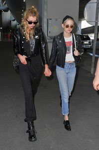 kristen-stewart-and-stella-maxwell-at-cdg-airport-in-paris-06-12-2017_3.jpg