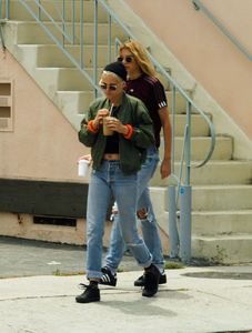 kristen-stewart-and-stella-maxwell-out-in-west-hollywood-06-01-2017_9.jpg