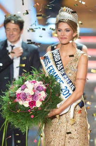 le-plus-beau-des-bouquets-de-fleurs-pour-la-plus-belle-des-miss-camille-cerf-flora-coquerel-8a915f6acac8043b43801f7526d2dd46-large-778630.jpg