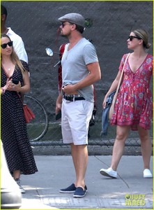 leonardo-dicaprio-hangs-out-with-jennifer-meyer-05.jpg