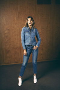levis_orange_tab_key_look_women_1_stephaniepfaender_kopie.thumb.jpg.0ca8331afaad602d6fc2c5573a7b1e49.jpg