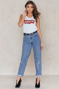 levis_the_muscle_tank_festival_tank_white_cap_1108-000040-0001-3677_1.jpg