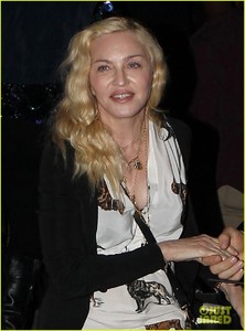 madonna-attends-diddys-house-party-in-beverly-hills03.jpg