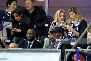 malika-menard-claude-makelele-christian-karembeu-sylvie-tellier-and-picture-id497045998.jpg