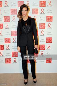 mareva-galanter-poses-as-she-arrives-to-attend-the-sidaction-gala-picture-id160001582.jpg