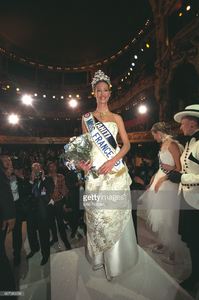 mareva-galantier-miss-tahiti-now-miss-france-1999-during-the-show-at-picture-id667980294.jpg