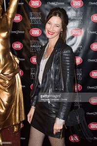mareva-galenter-attends-the-chantal-thomass-dessous-dessus-show-at-picture-id612903232.jpg