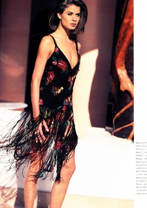 marie_claire_italia_mar_1991_57.thumb.jpg.47edeecdc5c43b96f6e35873f2ec1c9e.jpg