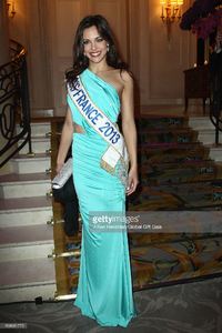 marine-lorphelin-attends-the-global-gift-gala-at-hotel-george-v-on-picture-id168681775.jpg
