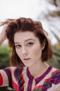 mary_elizabeth_winstead_chantal_anderson_for_sweetcom_january_20162.thumb.jpg.75b1e31068a1c50df6132a8cc31bc343.jpg