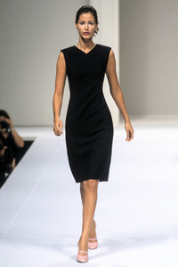 max-mara-ss-1998-4.thumb.png.a544da326b44a4437419d7889b7cf145.png