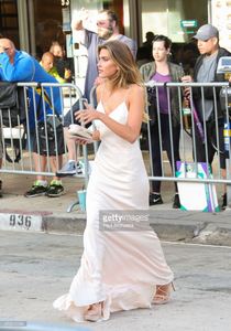 model-kara-del-toro-attends-the-premiere-of-national-geographics-at-picture-id672625588.jpg