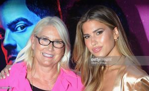 modelactress-kara-del-toro-and-her-mom-arrives-for-the-premiere-of-picture-id699350450.jpg