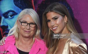 modelactress-kara-del-toro-and-her-mom-arrives-for-the-premiere-of-picture-id699350522.jpg
