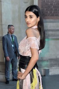 neelam-gill-the-victoria-and-albert-museum-summer-party-in-london-06-21-2017-5.jpg