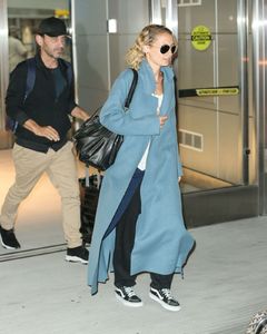 nicole-richie-in-travel-outfit-jfk-airport-in-ny-06-19-2017-1.jpg