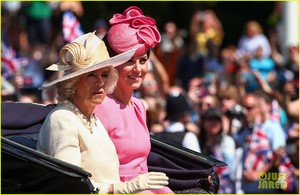 prince-george-princess-charlotte-kate-middleton-prince-william-parade-15.jpg