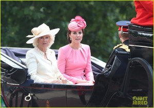 prince-george-princess-charlotte-kate-middleton-prince-william-parade-20.jpg