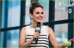 rachel-bilson-stuns-in-three-outfits-while-promoting-nashville01.jpg