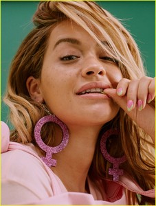 rita-ora-notion-magazine-02.jpg