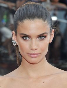 sara-sampaio-mission-impossible-rogue-nation-premiere-in-new-york-city_10.thumb.jpg.37391922bcdb0897cf9a378d719ecbcc.jpg