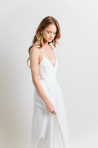 sarah_seven_minimal_wedding_dress.jpg