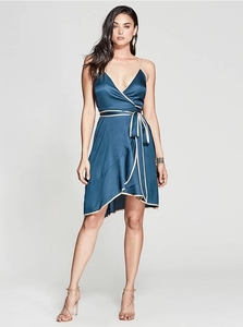 saty-guess-by-marciano-ajah-wrap-dress-velikost-xs.jpg