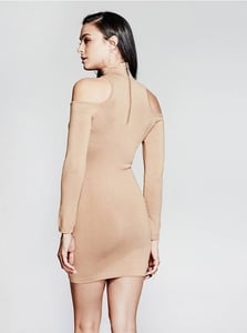 saty-guess-by-marciano-paige-sweater-dress-bezove-3-1.jpg