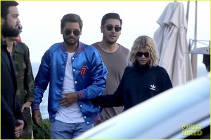 scott-disick-sofia-richie-grab-dinner-together-01.jpg