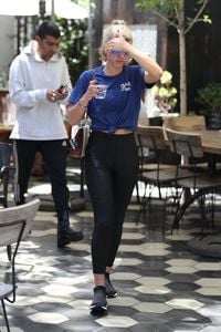 sofia-richie-street-style-zinque-cafe-in-west-hollywood-06-16-2017-4.jpg