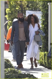 solange-knowles-lunch-gracias-madre-alan-01.jpg