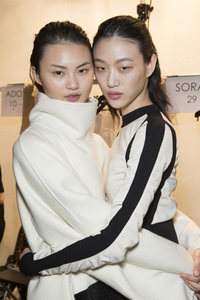 sportmax-bks-z-rf17-8483.thumb.jpg.a55eeddc062929224b8d50a7456fd3a5.jpg