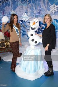 sylvie-tellier-and-marine-lorphelin-attend-the-christmas-season-at-picture-id187496488.jpg