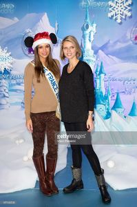 sylvie-tellier-and-marine-lorphelin-attend-the-christmas-season-at-picture-id187496508.jpg